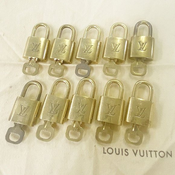 LOUIS VUITTON LV 10 SET PADLOCK KEY BAG CHARM CADENA GOLD-PLATED FRANCE 80MT810 - Picture 1 of 4